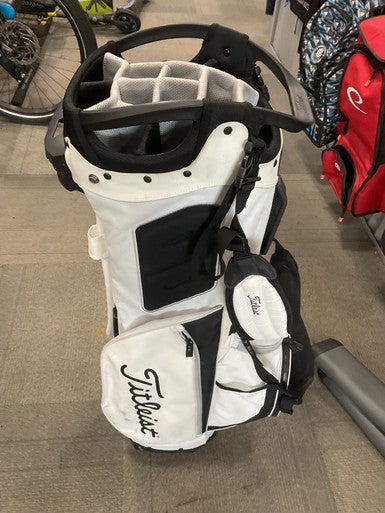 Used Titleist STAND BAG *MISSING LEG* 11614-S000222135