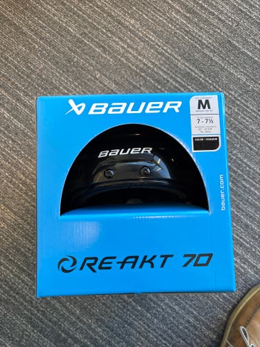 Medium Bauer Re-Akt 70 Helmet (New)
