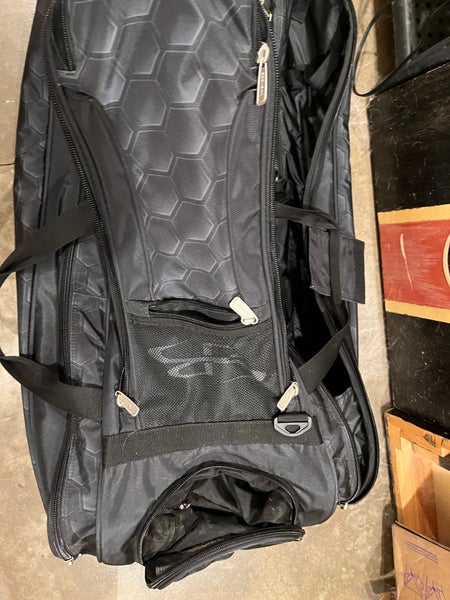 Boombah Beast rolling Bat Bag (like new)
