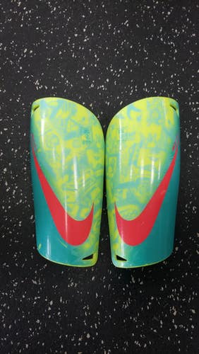 Used Nike Soccer Shin Guards Adult Yellow LG 11849-S000032021