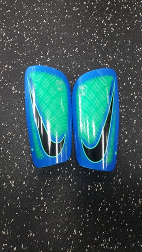 Used Nike Soccer Shin Guards Adult Royal Blue LG 11849-S000032015