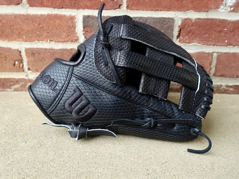 Wilson A2000 CUSTOM DW5 Blackout w/Super Snakeskin & Spin Control Palm Infield Glove 12" RHT