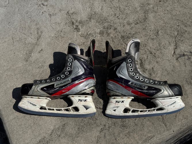 Bauer Vapor APX Hockey Skates Regular Width Pro Stock 9 (Used)