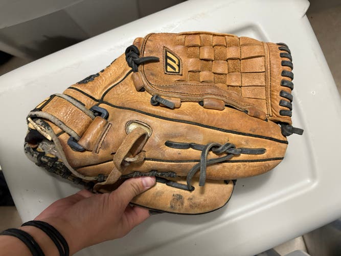 Mizuno RH Softball Glove 13" (Used)