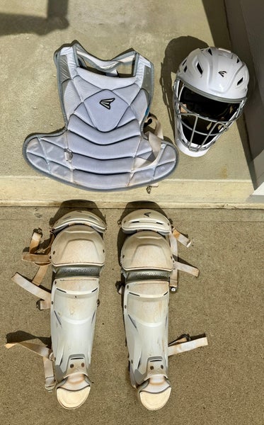 White Youth Easton Jen Schro The Fundamental Catcher's Set | Size: Medium