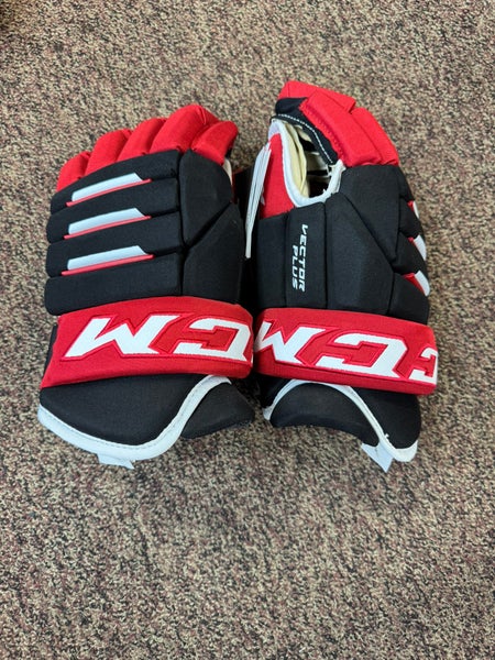 CCM Vector Plus Gloves 15" (New)
