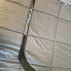 Senior True Catalyst Pro Left Hand Hockey Stick T28 (New)