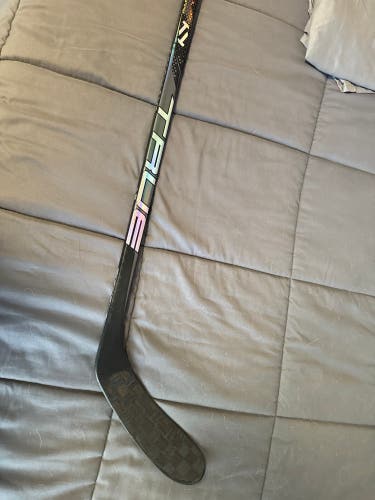 Senior True Catalyst Pro Left Hand Hockey Stick T28 (New)
