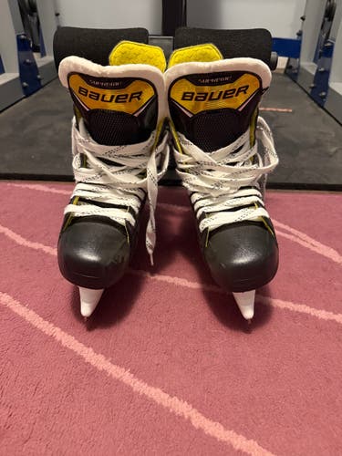 Bauer Supreme S37 Hockey Skates Regular Width 6 (Used)