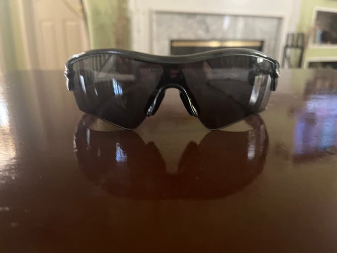 Blue Adult Unisex Oakley Sunglasses (Used)