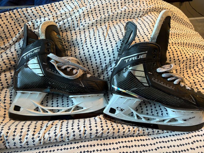 True Catalyst 9X4 Hockey Skates 7 (Used)