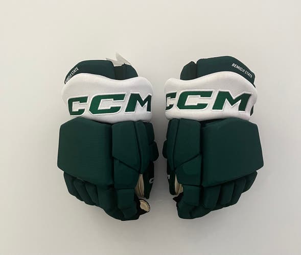 CCM HGTKPP - NCAA Pro Stock Glove (Green/White)
