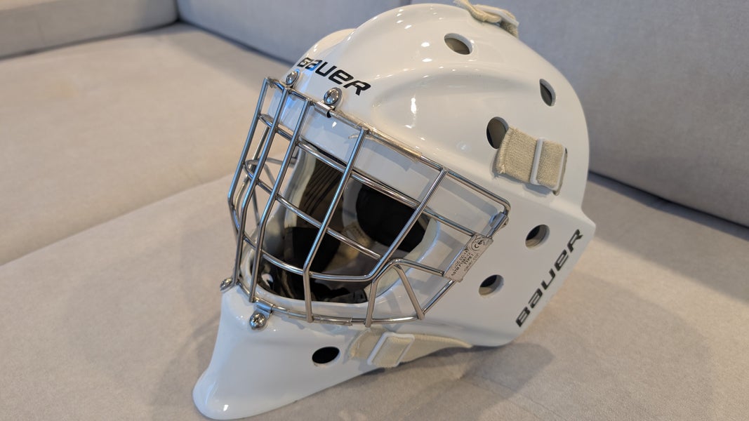 Senior Small Bauer 960 Goalie Mask (Used)