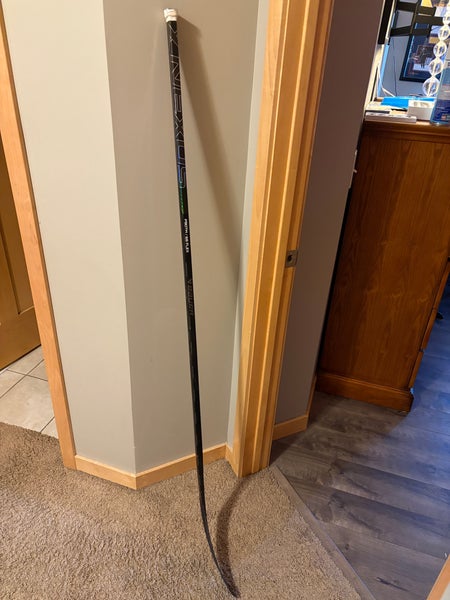 Intermediate Bauer Nexus Tracer Right Handed Hockey Stick P90TM (Used)
