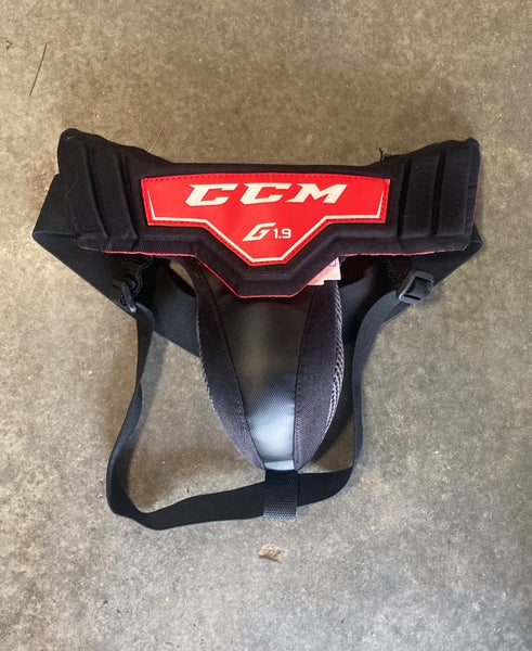 CCM  G1.9 goalie cup- size intermediate (Used)