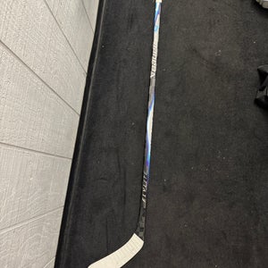 Intermediate Bauer Vapor FlyLite Right Handed Hockey stick 65 flex, P92 (Used)