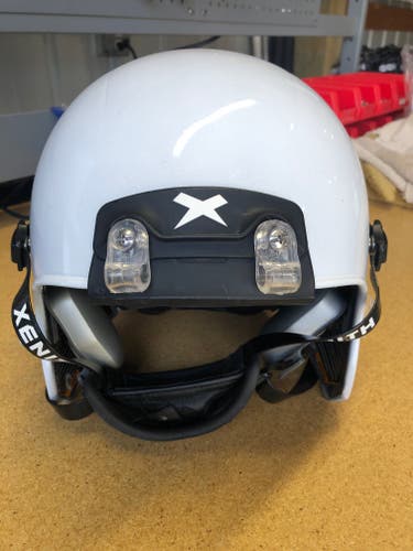 USED XENITH X2E+ ADULT FOOTBALL HELMET - MEDIUM - METALLIC WHITE