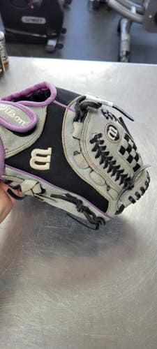 Used Wilson FLASH 11 BB/SB Glove RH Throw Grey 11" 11497-S000152331