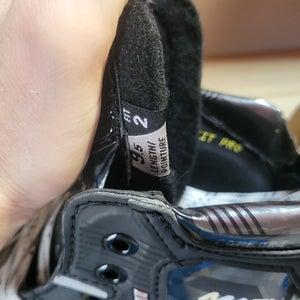 2024 Bauer Supreme Mach Hockey Skates Regular Width 9.5 (New)