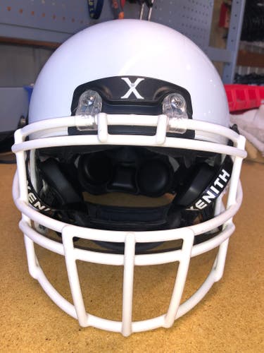 USED XENITH X2E+ ADULT FOOTBALL HELMET - LARGE - METALLIC WHITE