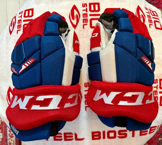 Brand New Pro Stock CCM HGTKXP NHL Montreal Canadiens Gloves 13” Digital Palms