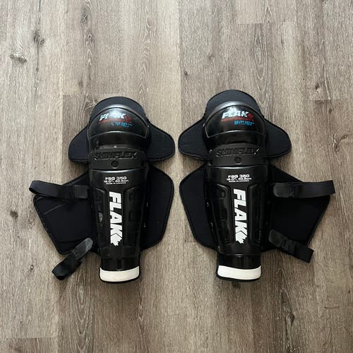 Vintage Bauer Flak FSG 350 16" Shin Pads LA Kings Pro Stock (Used)