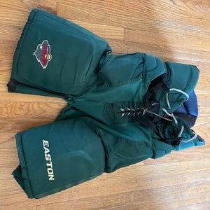 Men's Senior Large Easton pro Hockey Pants Pro Stock (Used)
