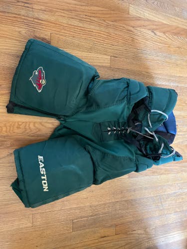 Men's Senior Large Easton pro Hockey Pants Pro Stock (Used)