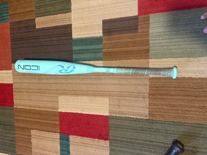 Rawlings Icon Composite Bat (-8) 22 oz 30" (Used)