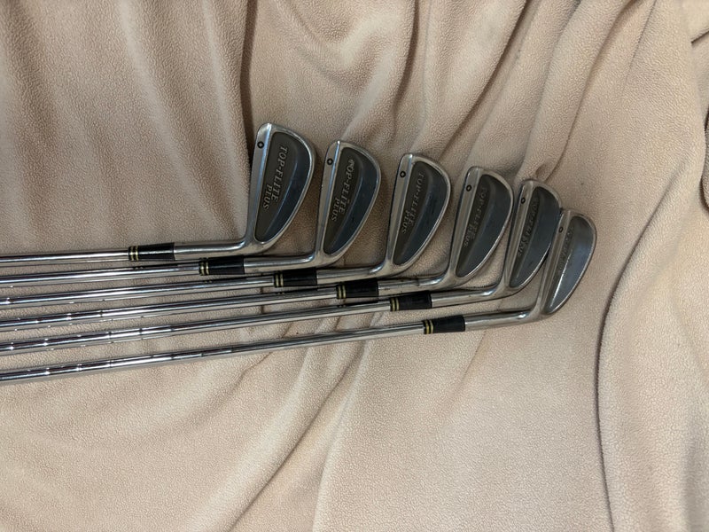 Women's Spaulding Right Handed Iron Set Ladies Flex 6 Pieces Steel Shaft (Used)