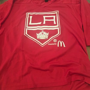 LA kings practice/house league adult S Jersey (Used)