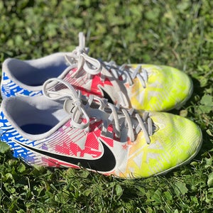 Kids 3.5Y Nike Mercurial Vapor Turf Cleats Cleats (Used)