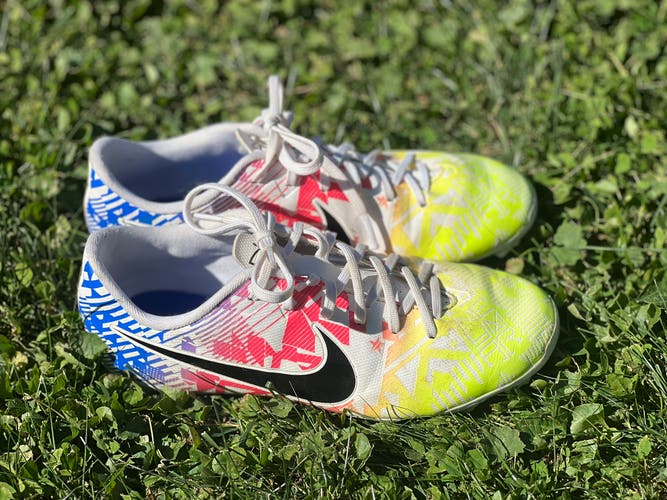 Kids 3.5Y Nike Mercurial Vapor Turf Cleats Cleats (Used)