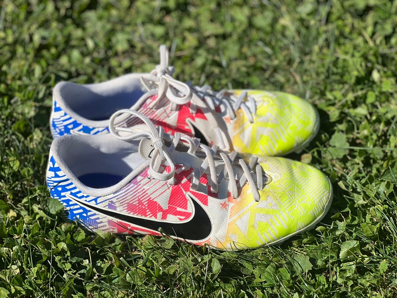 Kids 3.5Y Nike Mercurial Vapor Turf Cleats Cleats (Used)