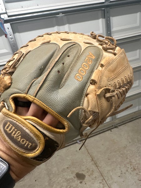 Wilson A2000 RH Catcher's Softball Glove 34" (Used)