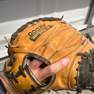 Wilson A2000 1786 RH Catcher's Baseball Glove 33" (Used)