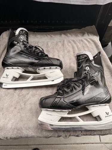 2024 Bauer Supreme M50 Pro Hockey Skates Regular Width 10.5 (Used)