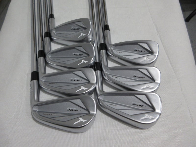 Mizuno JPX-923 Tour Iron Set - 4-PW - Dynamic Gold 120 S300 Stiff Flex Steel
