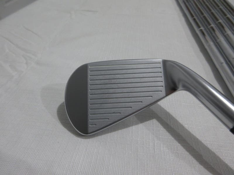 Left-Handed Srixon ZXi7 Iron Set - 4-PW- DG Ti X100 Extra Stiff