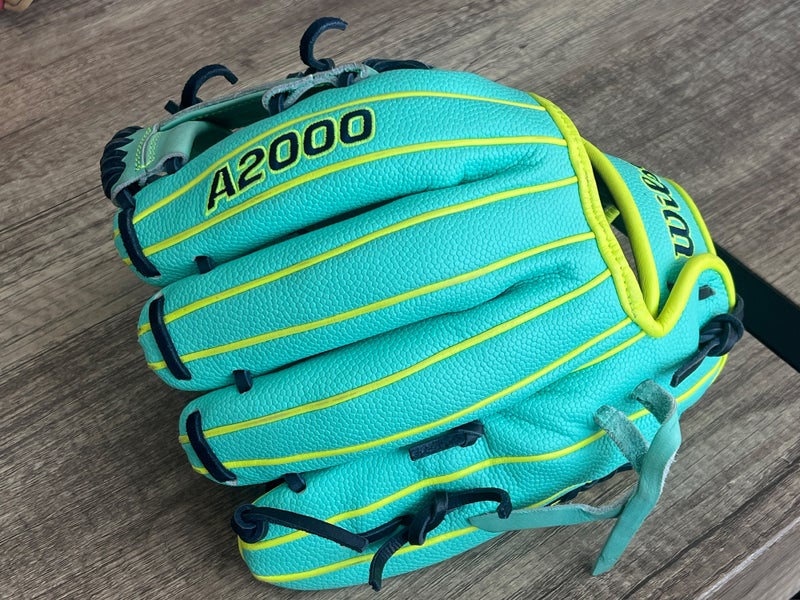 2025 Wilson A2000 RH Baseball Glove 11.5" (Used)