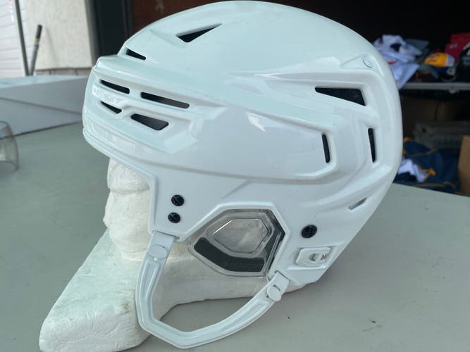 Bauer Re-Akt 150 PRO VVN Pro Stock Hockey Helmet Medium White 92412