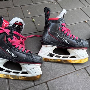 2023 Bauer Vapor 3X Pro Hockey Skates Size 2