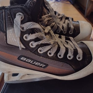 Junior Used Bauer Performance Hockey Goalie Skates Regular Width Size 4.5