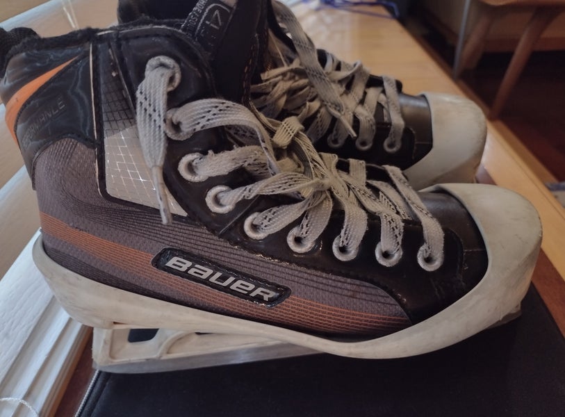 Junior Used Bauer Performance Hockey Goalie Skates Regular Width Size 4.5