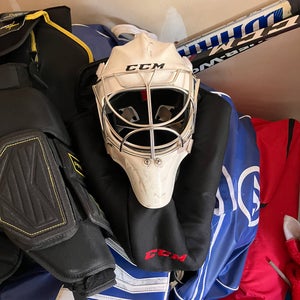 Senior 2019 CCM Goalie Mask (Used)