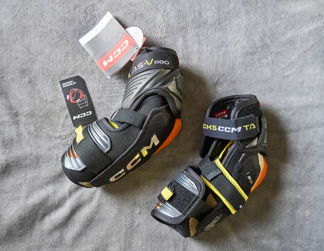 CCM Tacks AS-V Pro Elbow Pads - Senior Medium - New With Tags