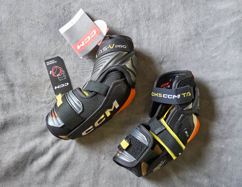 CCM Tacks AS-V Pro Elbow Pads - Senior Medium - New With Tags
