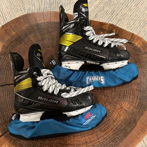 Bauer Supreme Matrix Hockey Skates Size 4 (Used)