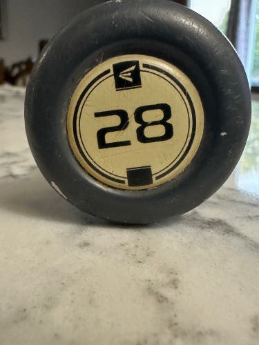 2018 Easton Ghost Composite Bat (-11) 17 oz 28" (Used)
