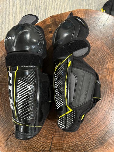 Intermediate Bauer Supreme Matrix 12" Shin Pads (Used)
